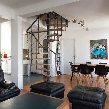 Bright Apartment- Balcony Near The Eiffel Tower * 파리