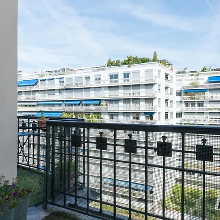 Bright Apartment- Balcony Near The Eiffel Tower 아파트 *