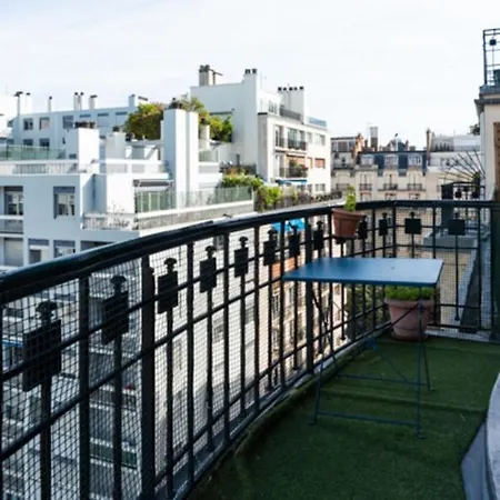 Bright Apartment- Balcony Near The Eiffel Tower 아파트 파리