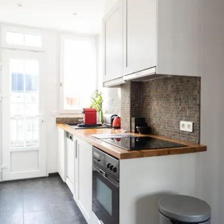 Bright Apartment- Balcony Near The Eiffel Tower 파리